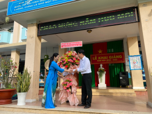 NHAN HOA